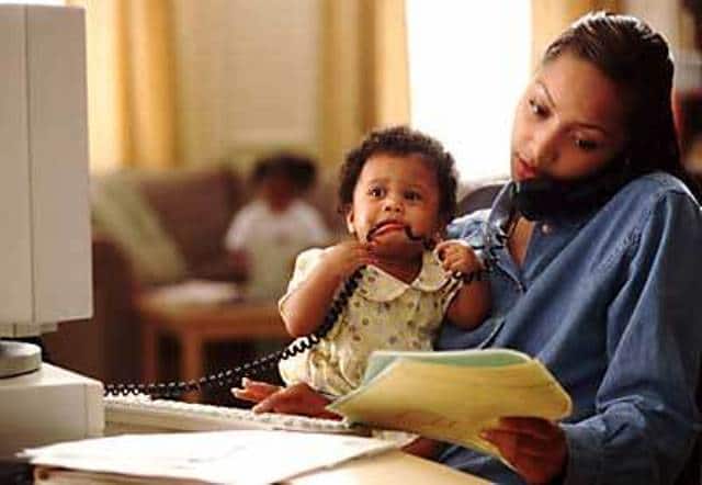31 Free Grants For Single Mothers In USA: How To Get Financial Help