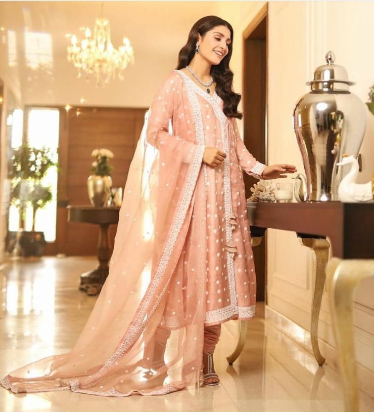 Best EID Dresses Worn By Pakistani Actresses Reviewit Pk