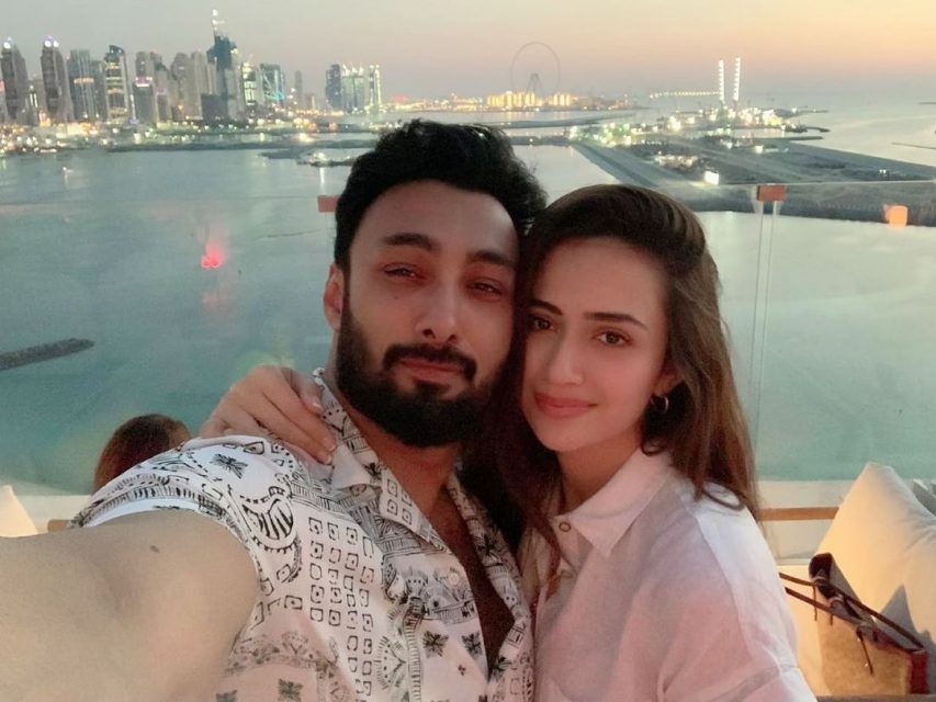 Umair Jaswal Sends Sana Javed A Treat Full Of Love Reviewit Pk