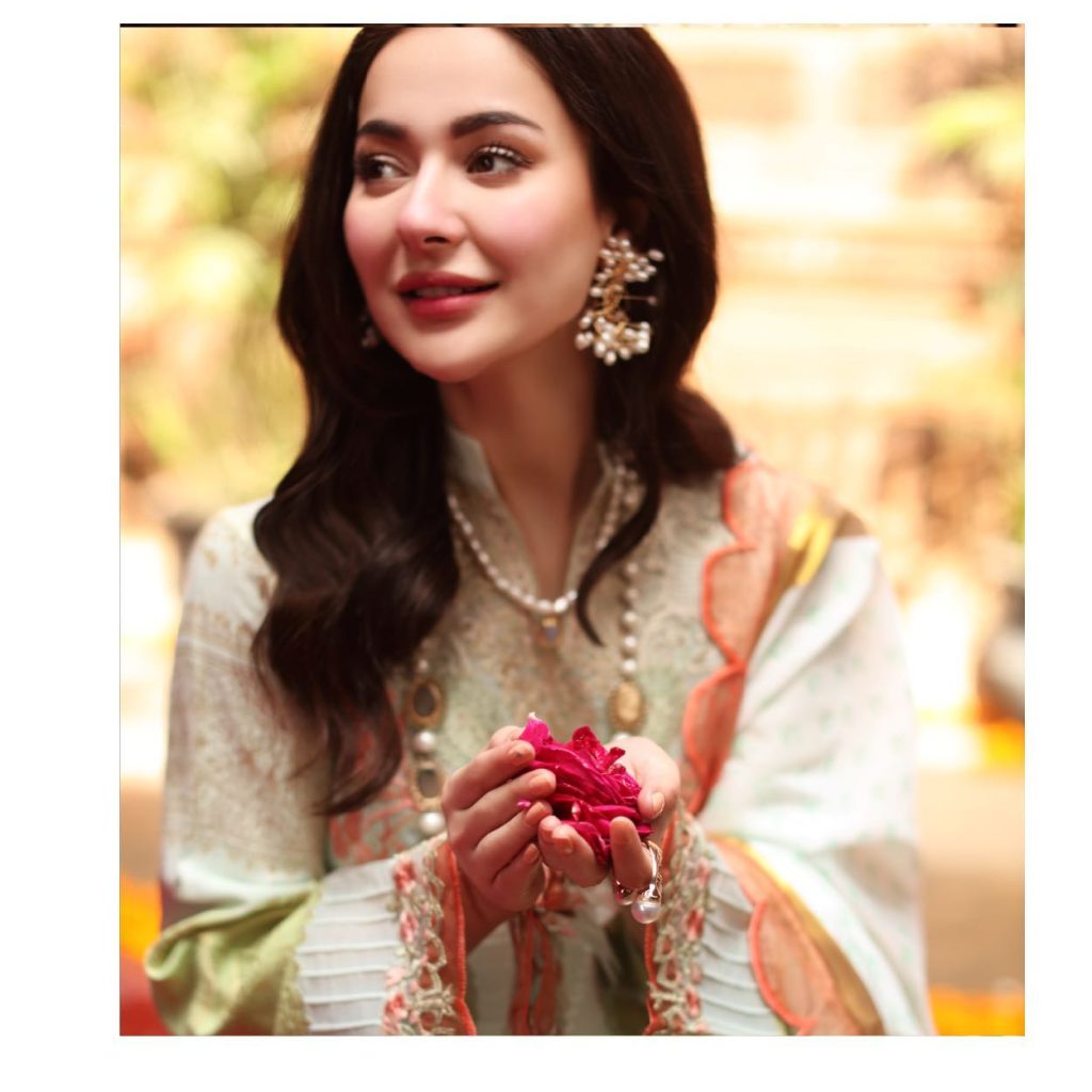 Hania Aamir Is A Stunner In Sable Vogue Lawn Collection 2022