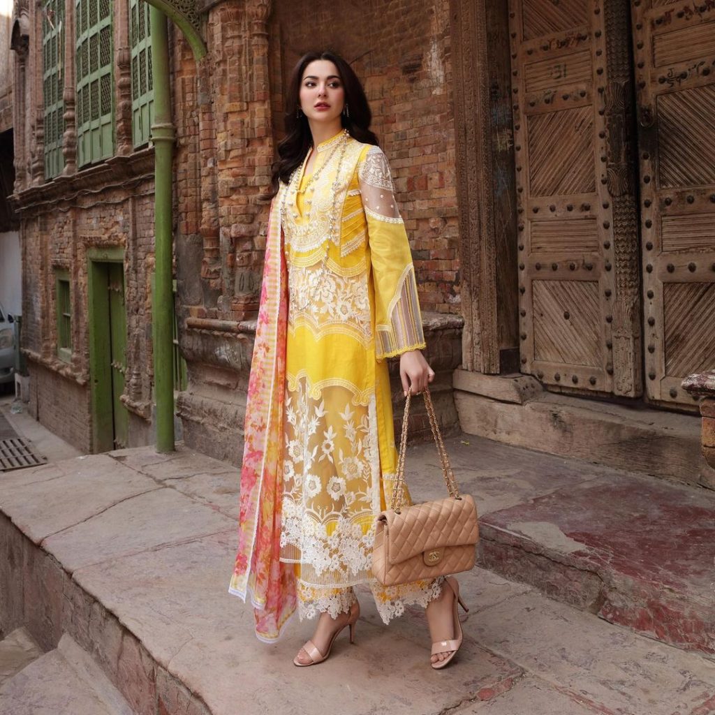 Hania Aamir Is A Stunner In Sable Vogue Lawn Collection 2022