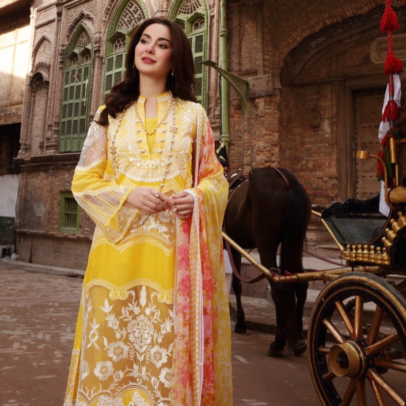 Hania Aamir Is A Stunner In Sable Vogue Lawn Collection 2022