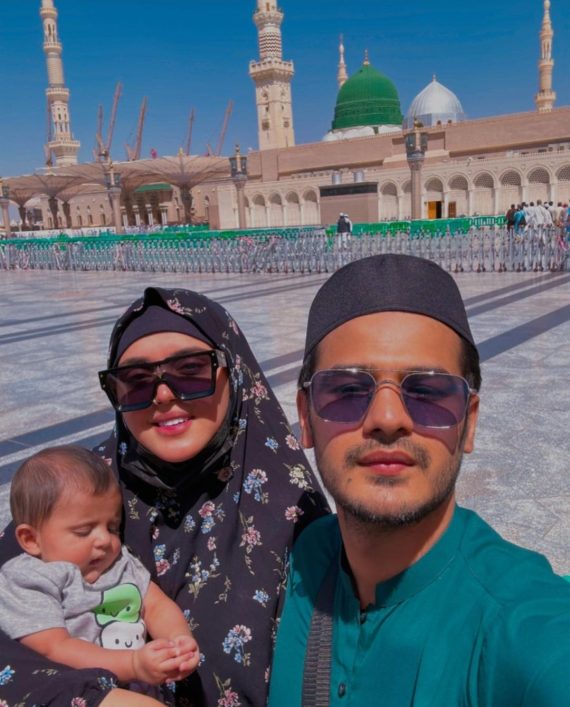 Kanwal Aftab And Zulqarnain Sikandar Umrah Pictures Videos Reviewit Pk