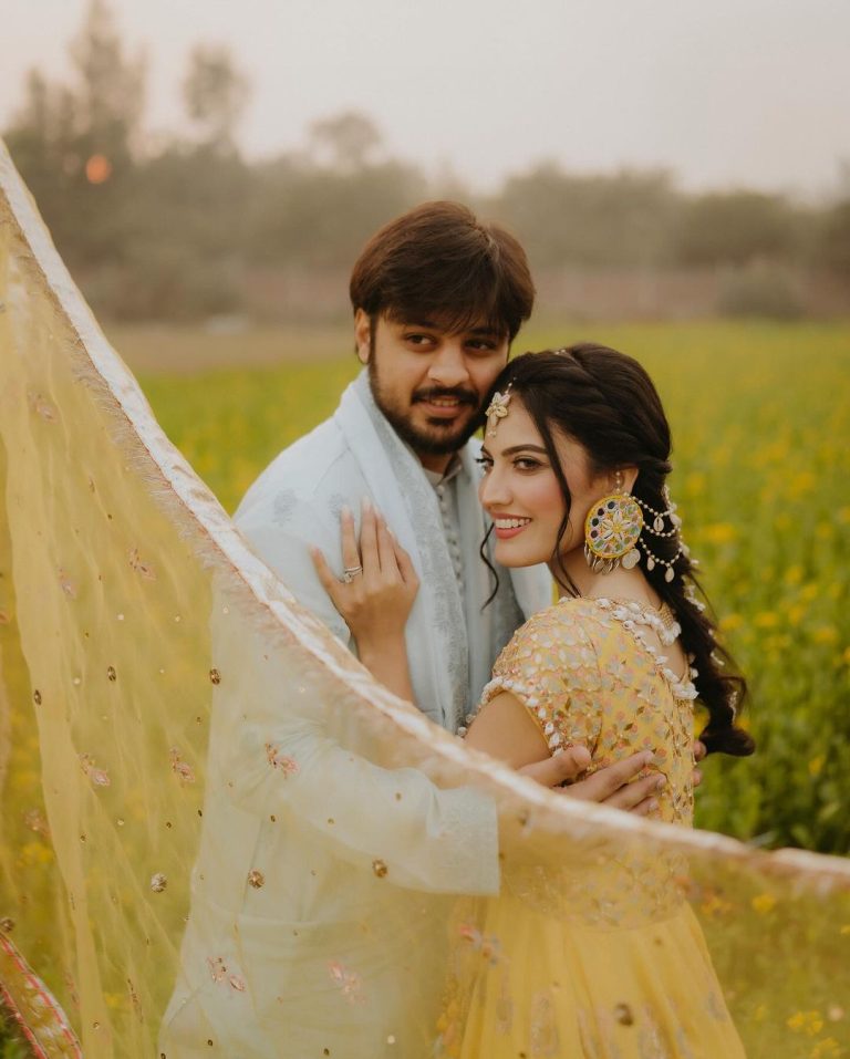 Sistrology Fame Iqra Kanwal S Beautiful Hd Mehndi Pictures Reviewit Pk