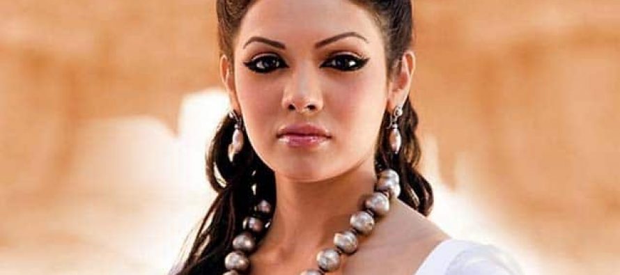 Mona Lisa Is Elder Than Meera-Celebrates her 27th Birthday