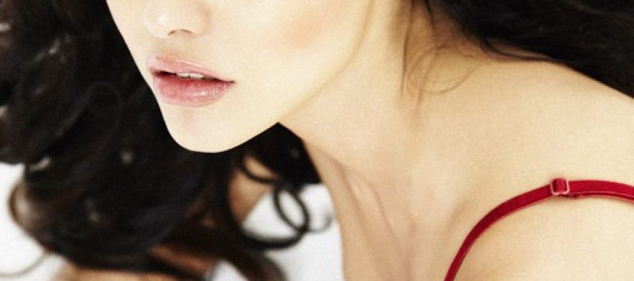 Mona Lisa rebrands herself as Sara Loren for Murder 3!!