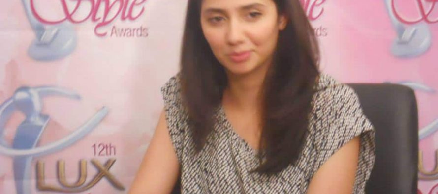 Mahira Khan Live Chat With Her Fans!