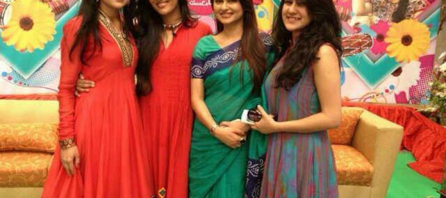 Sisters – in Showbiz