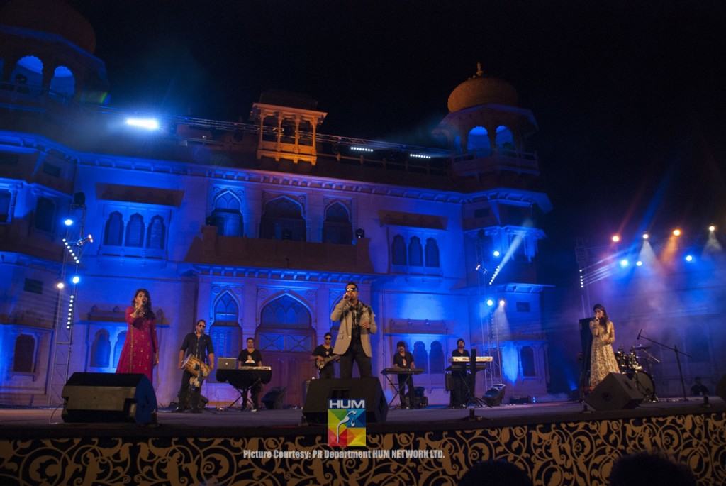 Mika-Singh-Karachi-Concert-Mohatta-Palace-2