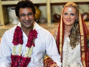 WasimAkramwedding-1377086277-731-640x480