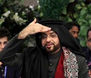 Aamir-Liaquat-Hussain-During-Show-3063