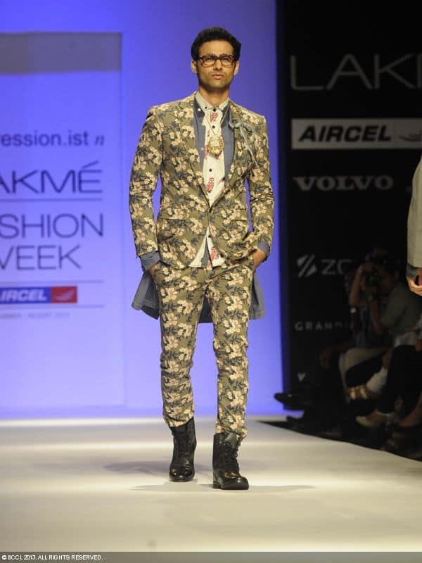 Indian Pakistani Ramp Model Pakistani Ramp Fashion: Wonderful or Weird? | Reviewit.pk