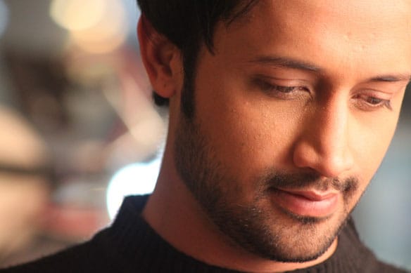 Pakistani Singer Atif Aslam Hot Pictures 10