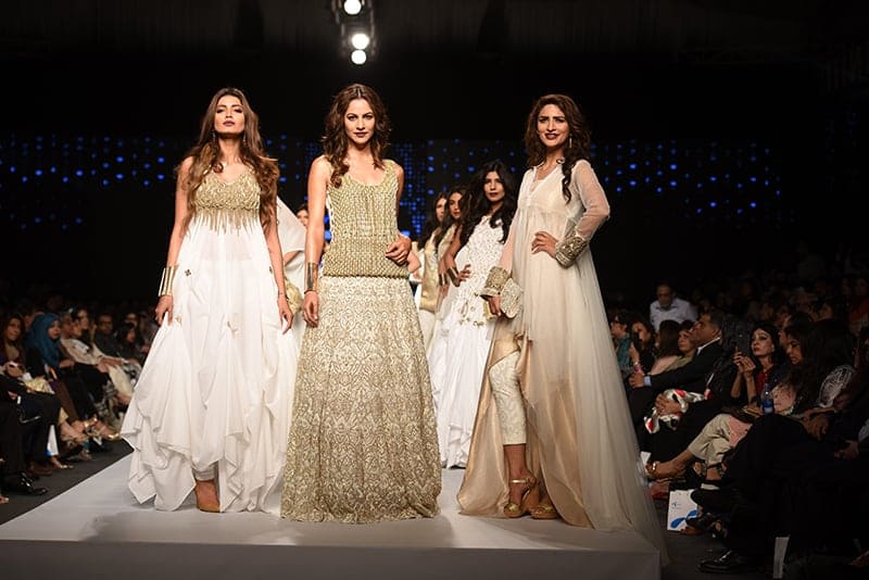 Karachi Fashion Week – Day 2 | Reviewit.pk