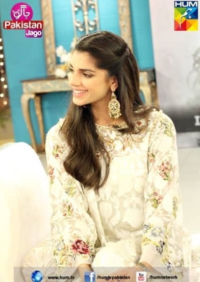 Sanam Saeed Very Angry At The Media | Reviewit.pk