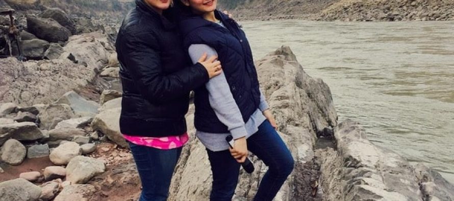 Aiman And Minaal Visit Kashmir – Pictures