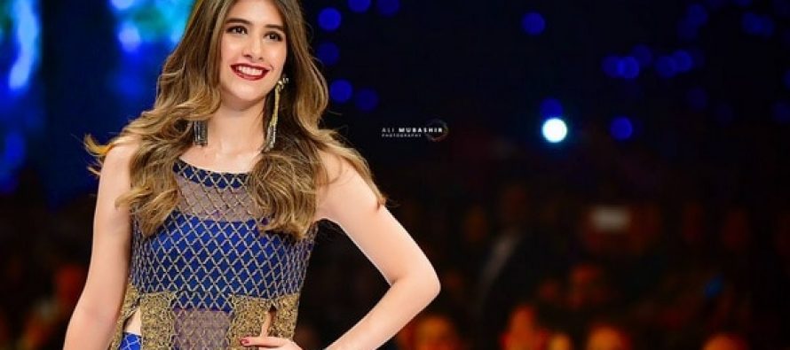Syra Shahroz In Fashion Pakistan Week 2016 – Pictures