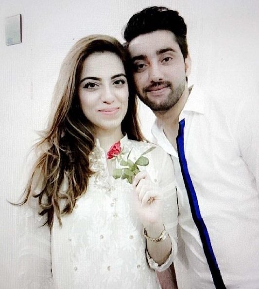 Amanat-Ali-Wife-Sarah-Manzoor1