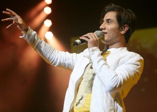 Ali-Zafar-Live-in-Atlantic-City-Along-With-Sunidhi-Chauhan-4-1280x914