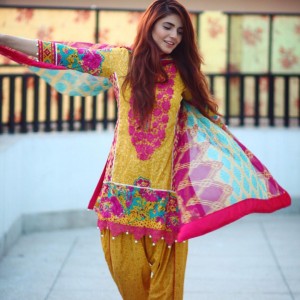 Momina-Mustehsan-10-300x300