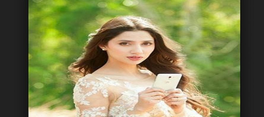 Once Again Mahira Khan Targeted With a Negative Comment By an Indian!