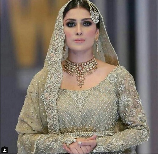 The Stunning Pakistani Models at FPW | Reviewit.pk
