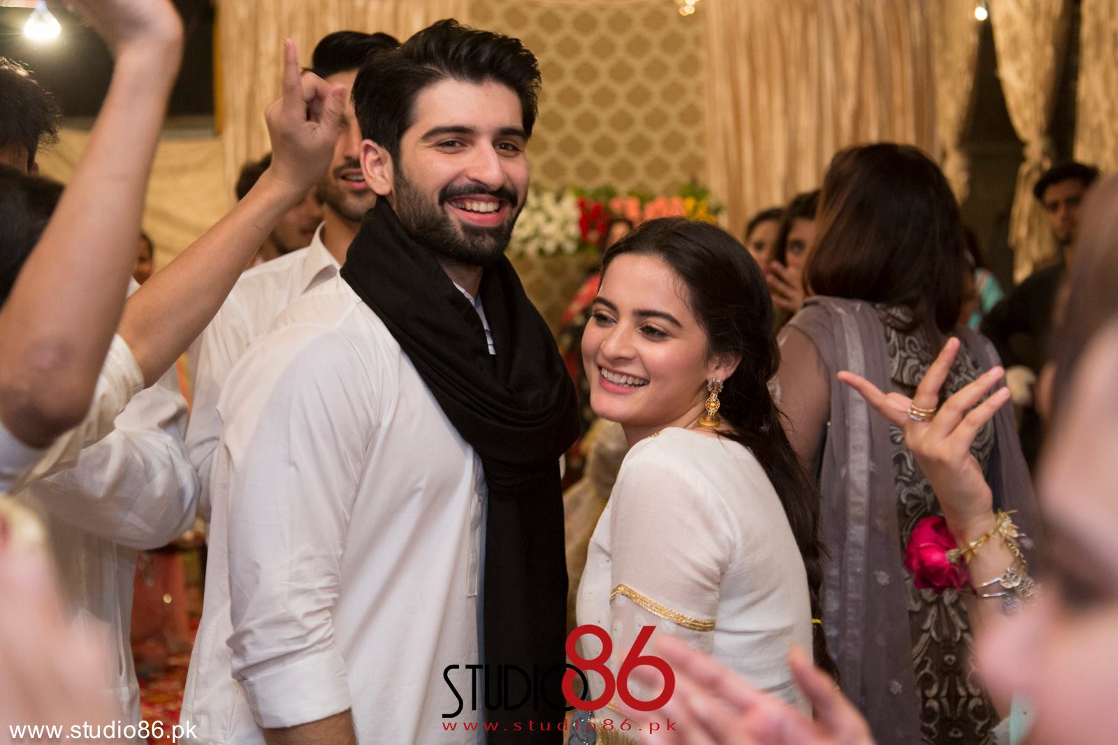 Aiman and Minal Khan Dancing on Dholki Exclusive Video & Pictures