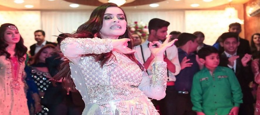 Minal Khan’s Dance At Aiman Khan’s Engagement