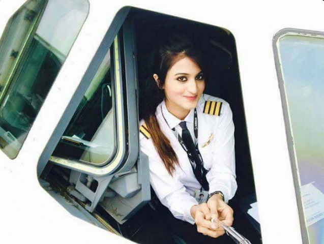 Pictures Of PIA's Female Pilot Go Viral