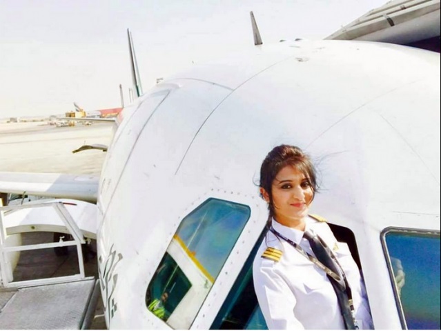 Pictures Of PIA's Female Pilot Go Viral