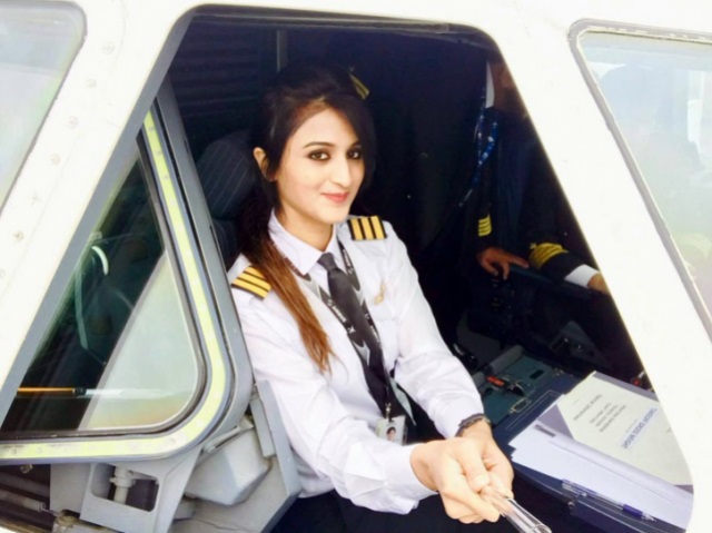 Pictures Of PIA's Female Pilot Go Viral