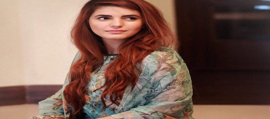 Momina Mustehsan Just Told Off A Troll