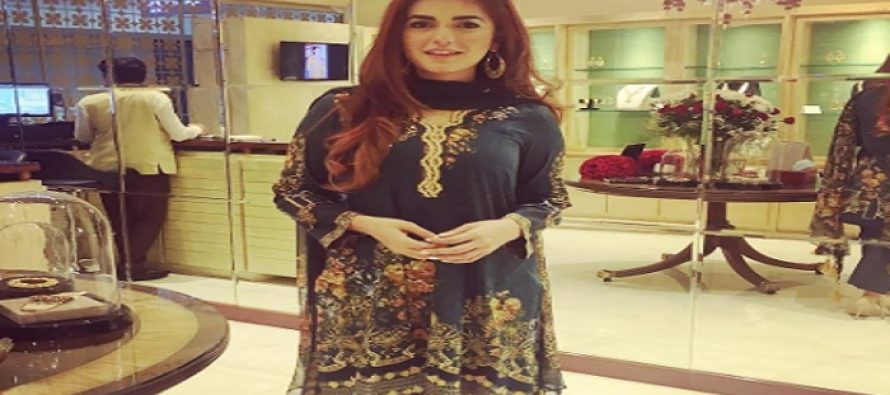Momina Mustehsan Talks About Engagement & Lux Style Awards