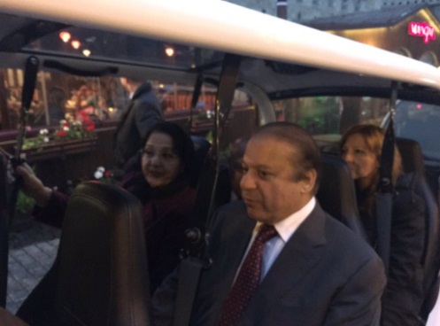 PM Nawaz Sharif Celebrates 46th Wedding Anniversary With Wife