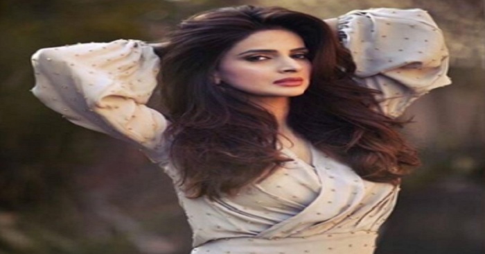 saba qamar 1