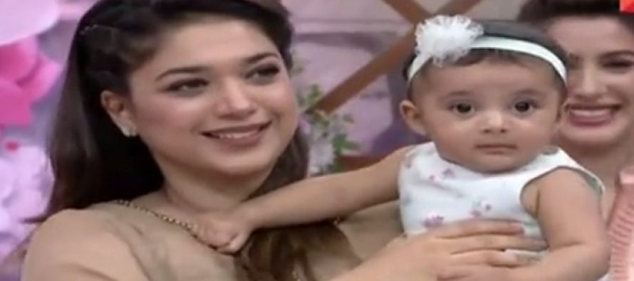 Sanam Jung Brings Her Daughter To The Show For The First Time!