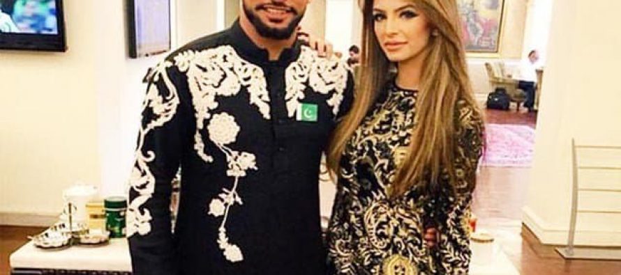 Amir Khan finally reconcile with family!