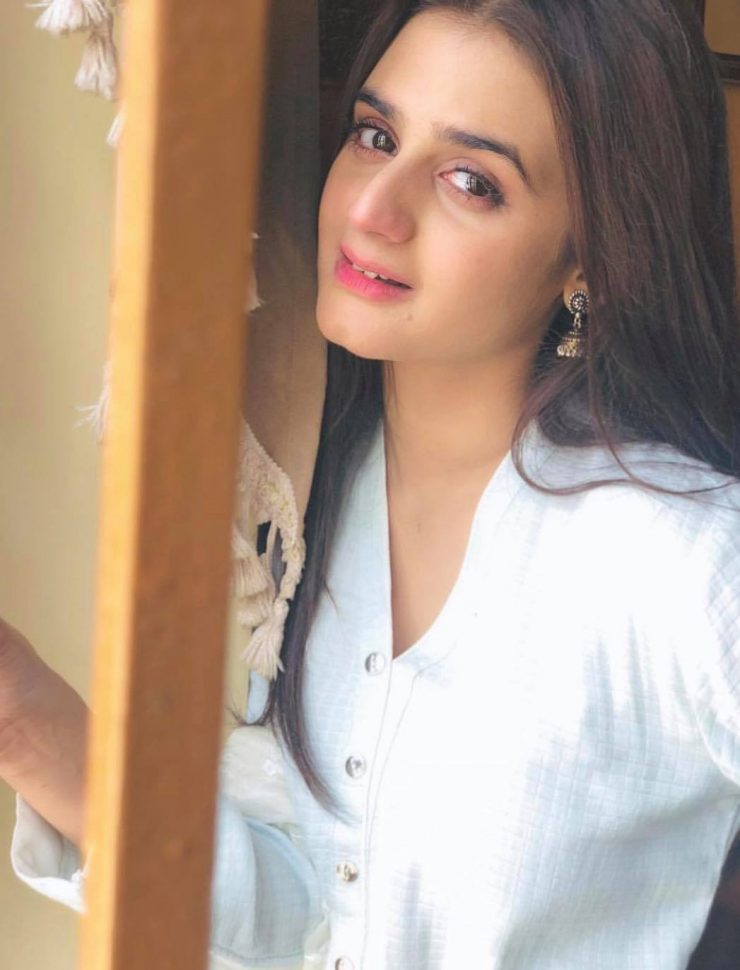 Hira Mani – Complete Information - Age, Instagram, Family | Reviewit.pk