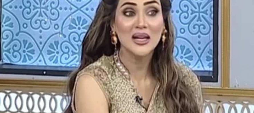 Fiza Ali makes fun of Amir Liaqat in eid show