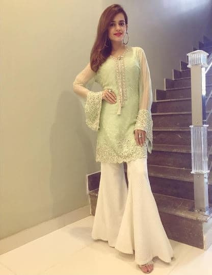 Best Dressed Female Celebrities on Eid 2017!