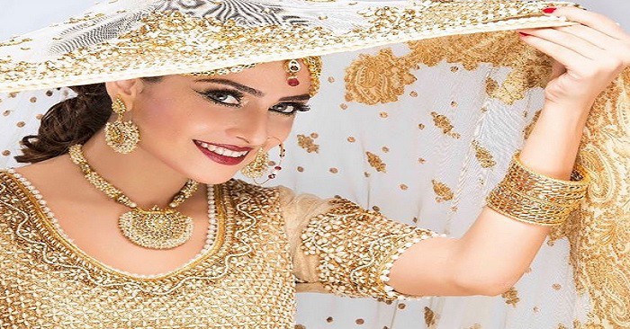 Ayeza Khan Biography Son Husband Daughter Dramas Education