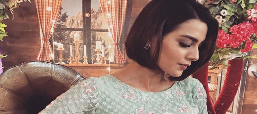 Iqra Aziz – Biography, Age, Dramas, Family, Sisters, Mother