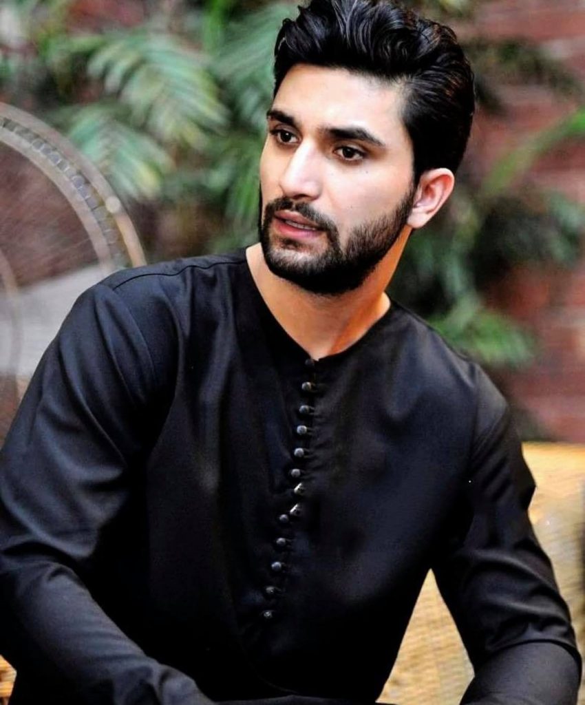 Ahad Raza Mir Mimicking Sajal, Kubra And Others | Reviewit.pk