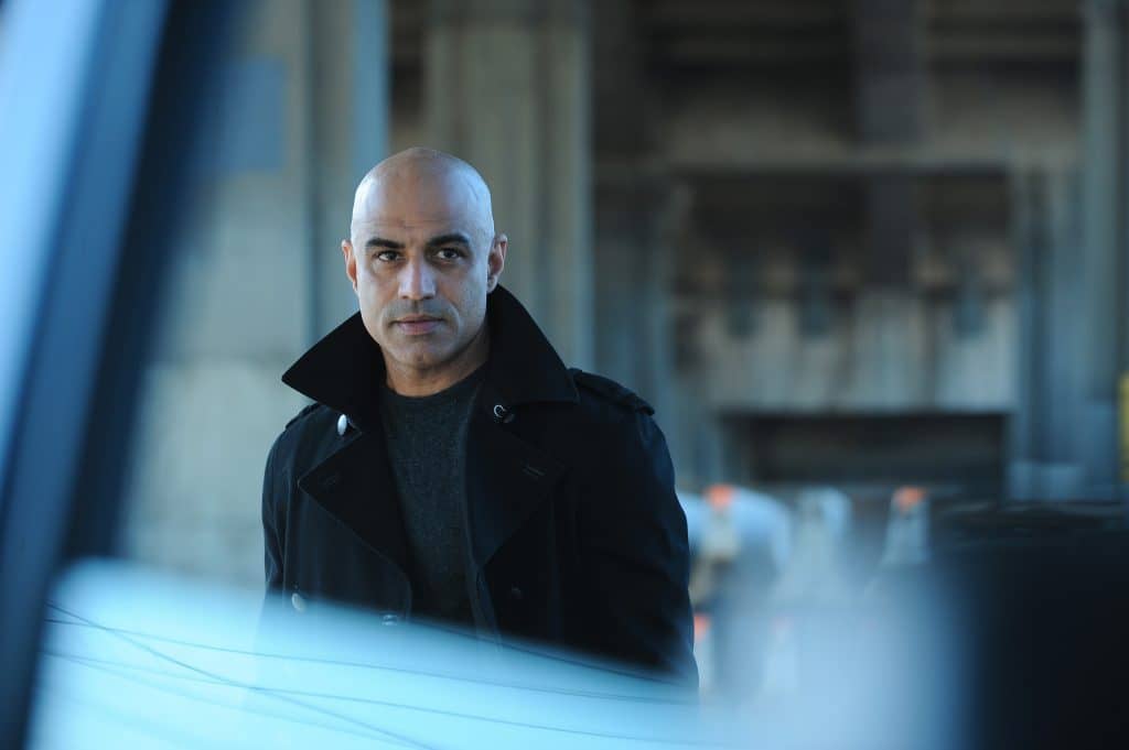 How does Faran Tahir break down walls through media?