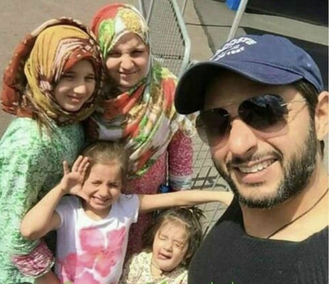 Look At Shahid Afridi's Holiday Clicks With Daughters