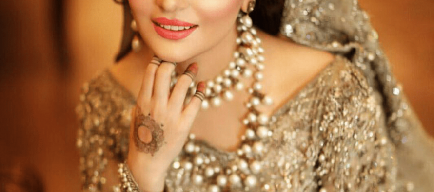Armeena Introduces Her British Bae!