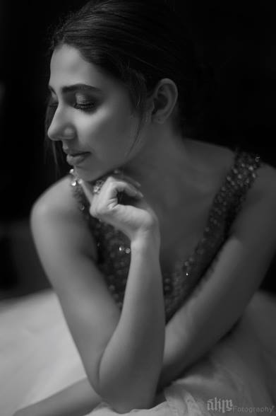 Mahira Khan's Latest Photoshoot Is Hot And Happening 