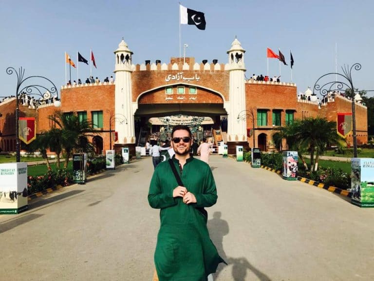 Jeremy McLellan trolls Reham Khan!