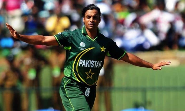Shoaib Akhtar Misidentifies President and calls Pakistan a Secular State