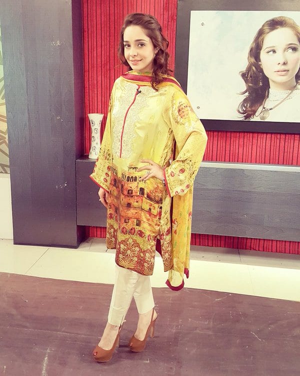 Sajal Ali Ranks Pakistani Morning Show Hosts!